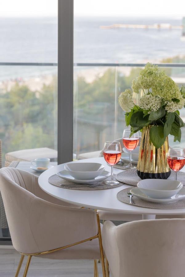 Royallux Apartment Waves Resort & Spa - Sea View From Balcony By Renters Prestige Miedzyzdroje Exterior photo