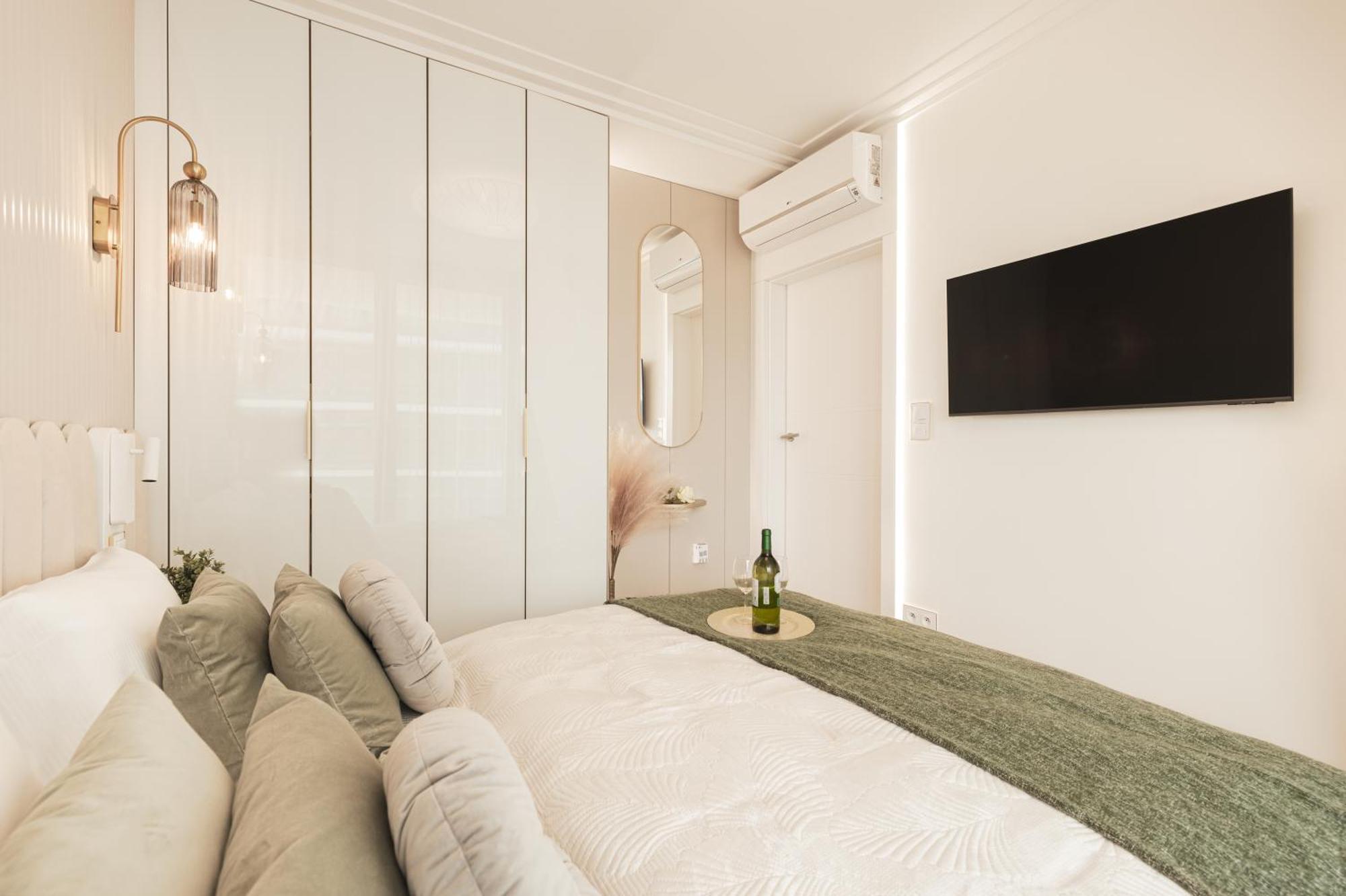 Royallux Apartment Waves Resort & Spa - Sea View From Balcony By Renters Prestige Miedzyzdroje Exterior photo
