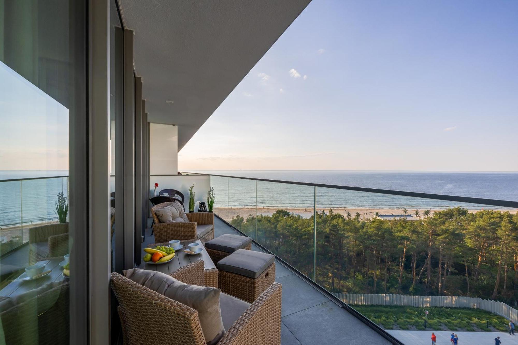 Royallux Apartment Waves Resort & Spa - Sea View From Balcony By Renters Prestige Miedzyzdroje Exterior photo