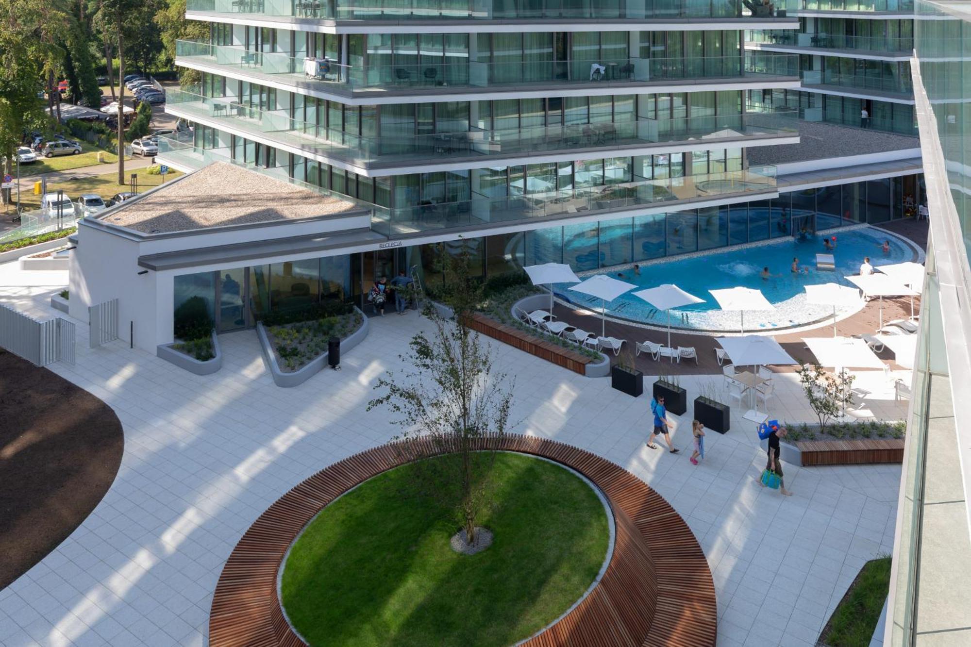 Royallux Apartment Waves Resort & Spa - Sea View From Balcony By Renters Prestige Miedzyzdroje Exterior photo